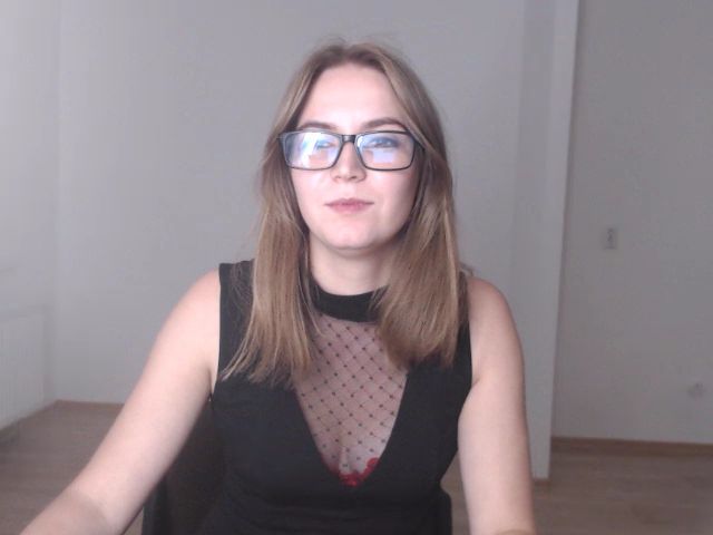 Live sex webcam photo for ALESSA_MOON #265078689