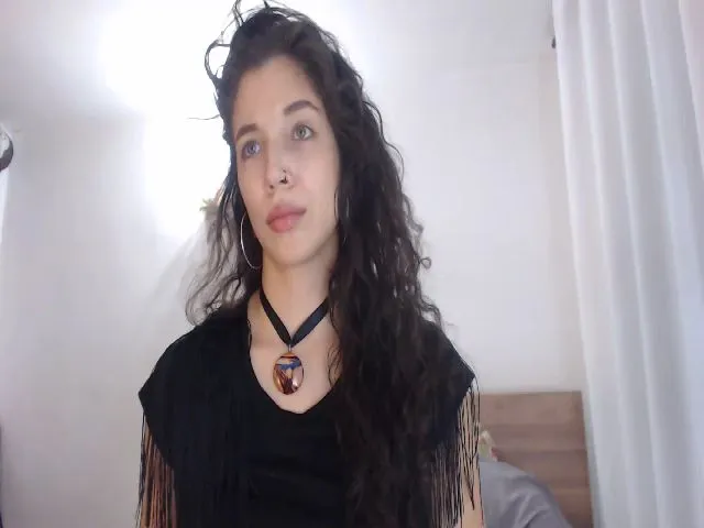 Live sex webcam photo for Nina_Doux #253628684