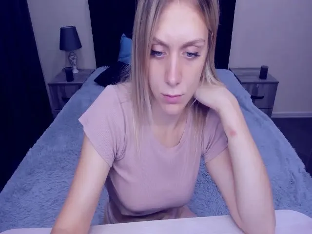 Live sex webcam photo for MeganKind #255833095