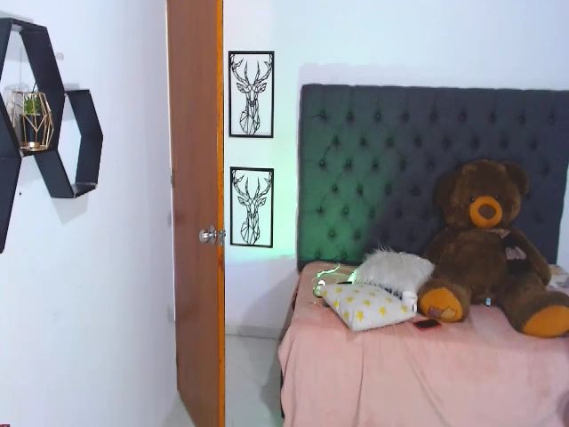 Live sex webcam photo for Celeste_ebony #256049823