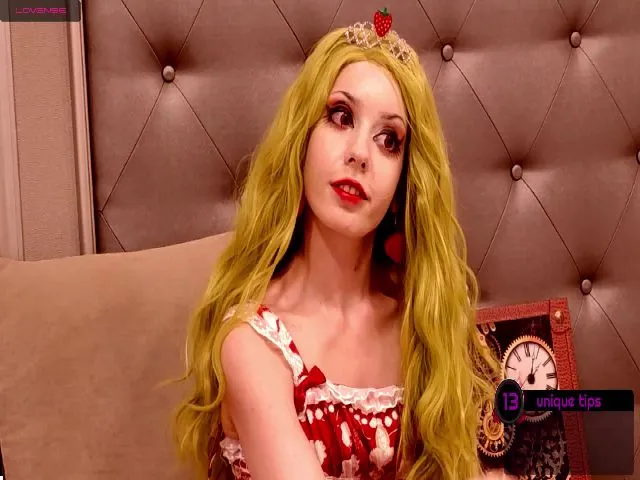 Live sex webcam photo for FreyaGold #262875717