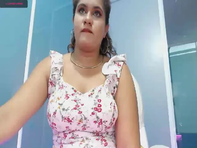 Live sex webcam photo for Liz_scarlett_ #252680289