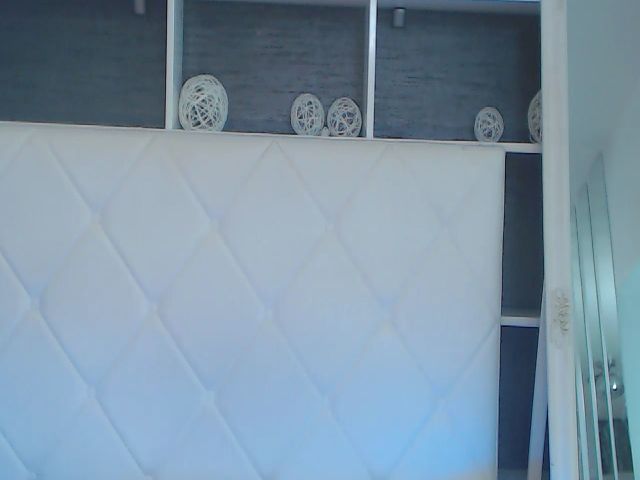 Live sex webcam photo for DinaBloomm #255633795