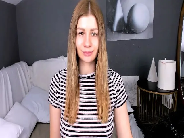 Live sex webcam photo for JuicyHelenX #253045850
