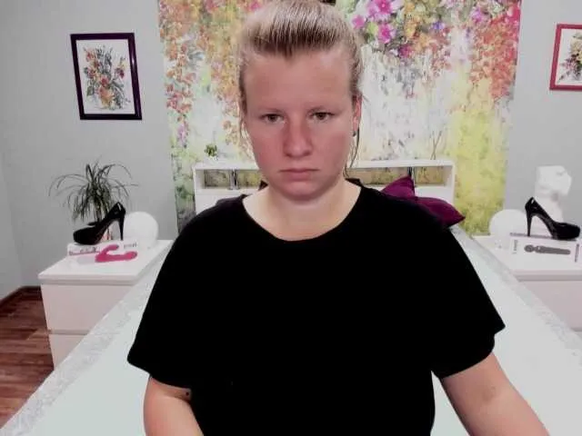 Live sex webcam photo for CoconutLegs #255919044