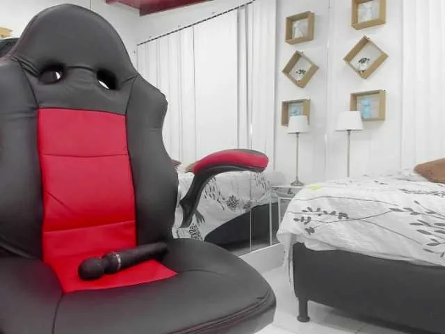 Live sex webcam photo for Merida- #241372751