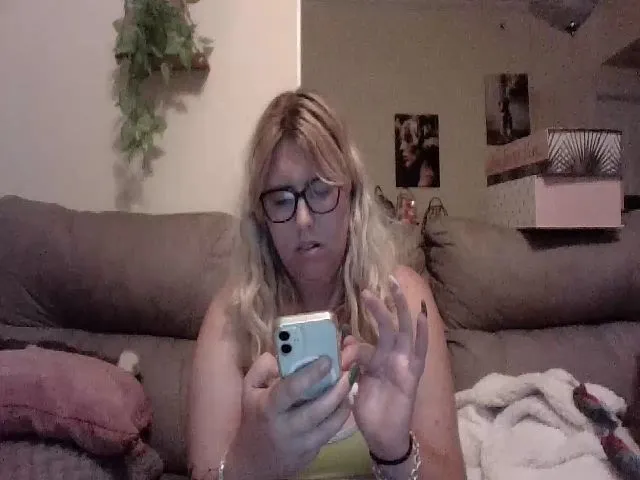 Live sex webcam photo for cozychristine #259683390