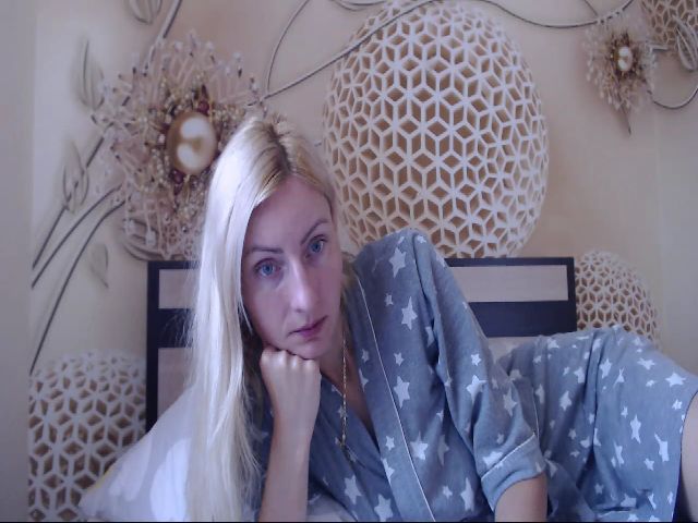 Live sex webcam photo for MeltingJulia #259851193