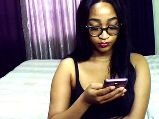 Live sex webcam photo for Miafoxx #240577239