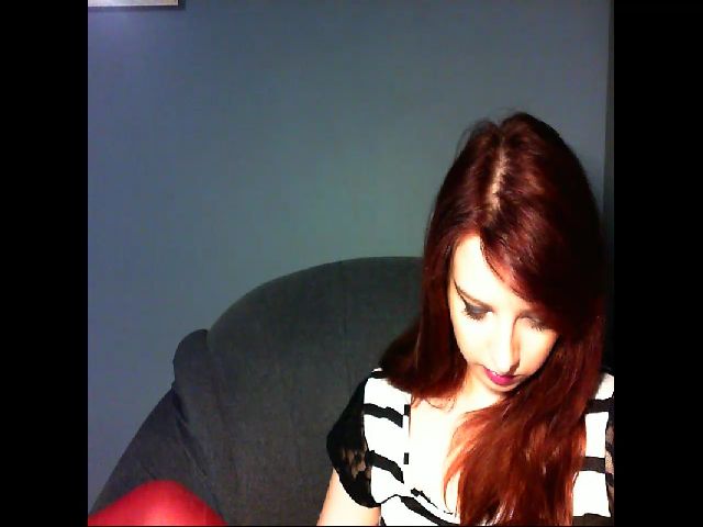 Live sex webcam photo for VirginLuna18 #255948864