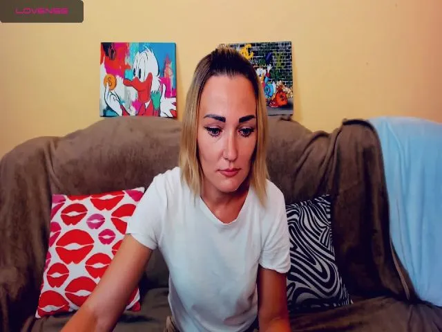 Live sex webcam photo for SecretDream #261292046