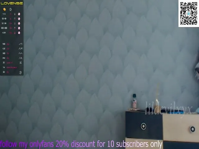 Live sex webcam photo for Lildevilxyx #253485342