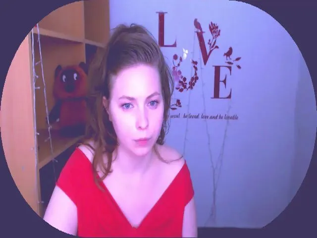 Live sex webcam photo for MollyMey #253946242
