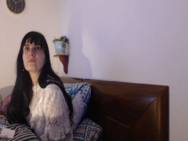 Live sex webcam photo for isabellazee2 #255515923