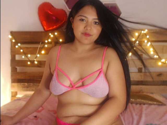 Live sex webcam photo for Charlotte-Lin #241123597