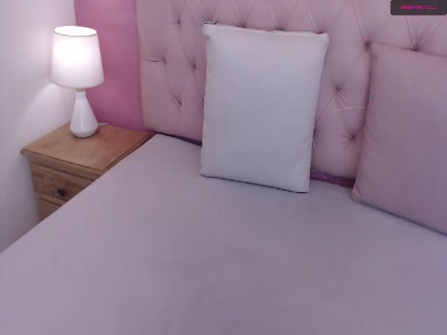 Live sex webcam photo for Keyra_R #253513982