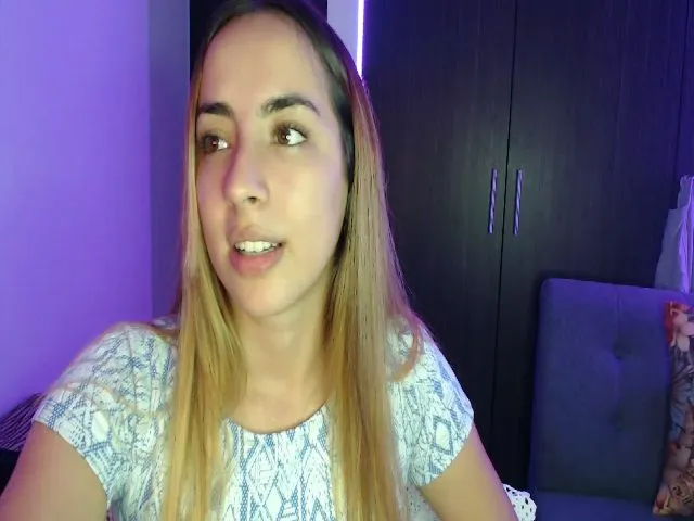 Live sex webcam photo for April_dew #263991928