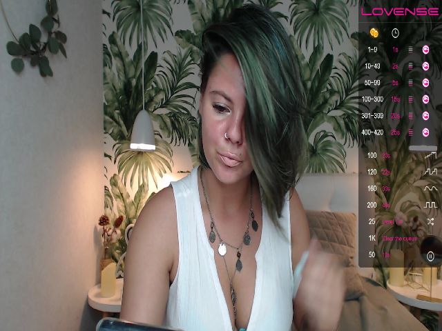 Live sex webcam photo for AliCooper_ #253716956