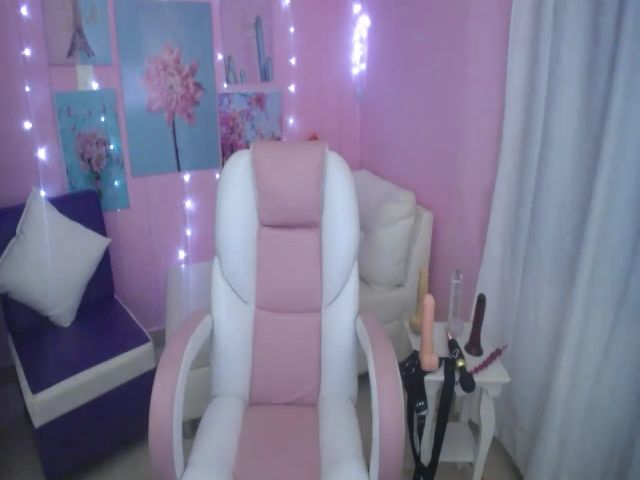 Live sex webcam photo for Lunita_start #252340815