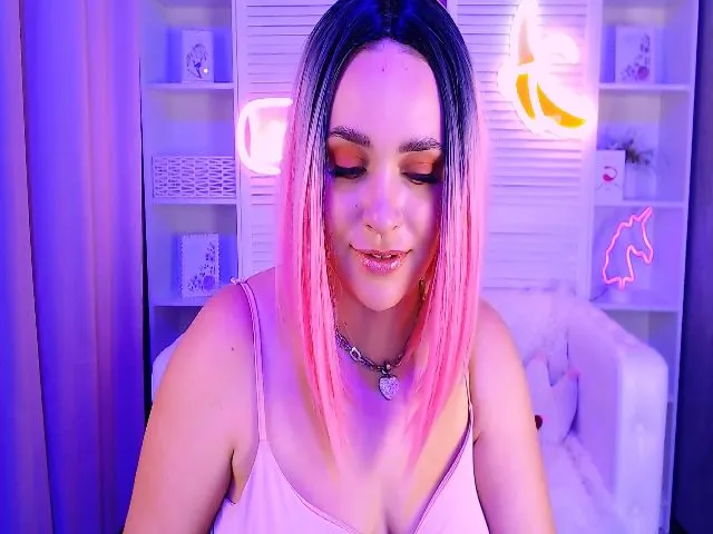 Live sex webcam photo for RosalieAnders #259877760