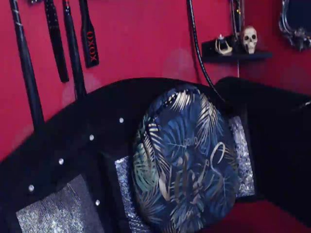 Live sex webcam photo for FemDomYasmine #262508519