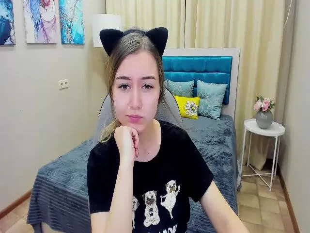 Live sex webcam photo for LorraineIce #252531979