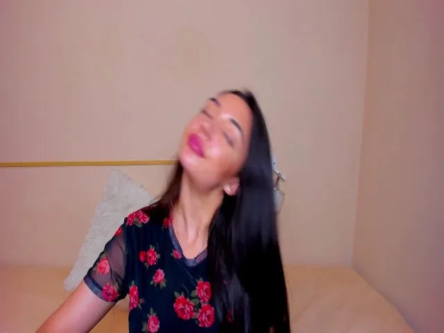 Live sex webcam photo for RoxyRoxe #260293452