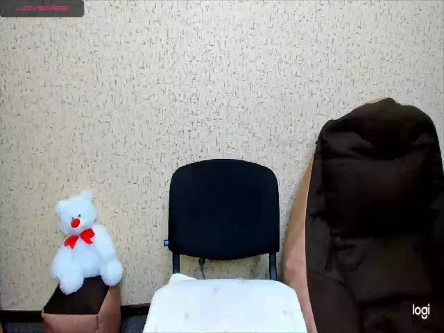 Live sex webcam photo for lilydavra #263947420