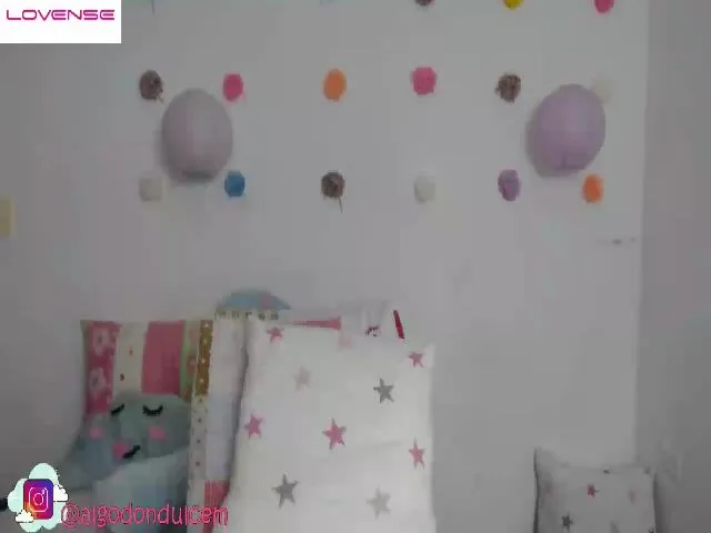 Live sex webcam photo for Em_aa #257985839