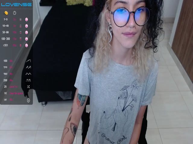 Live sex webcam photo for Myzore #257279463