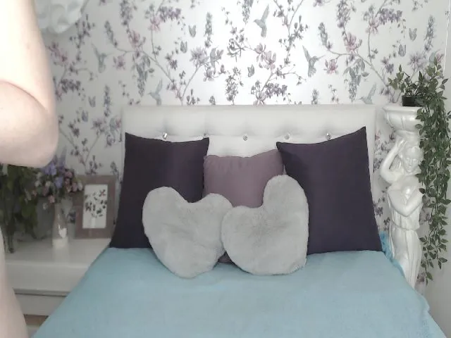 Live sex webcam photo for Ssexy_Kitty #252467148