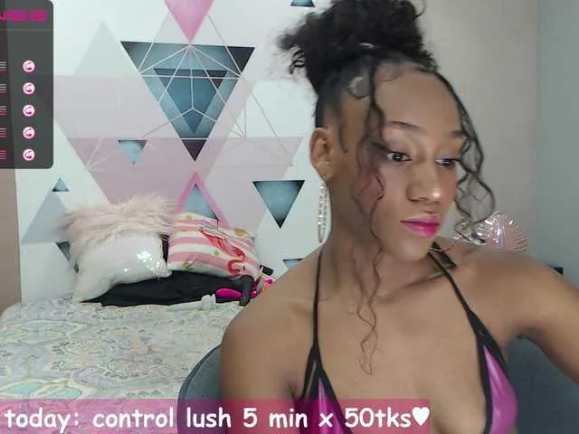 Live sex webcam photo for LilaFacchini #241425607