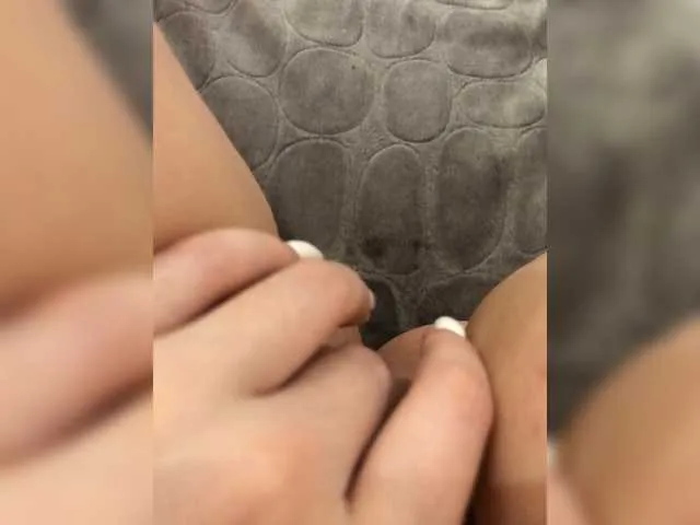 Live sex webcam photo for Jessica6969 #246152911