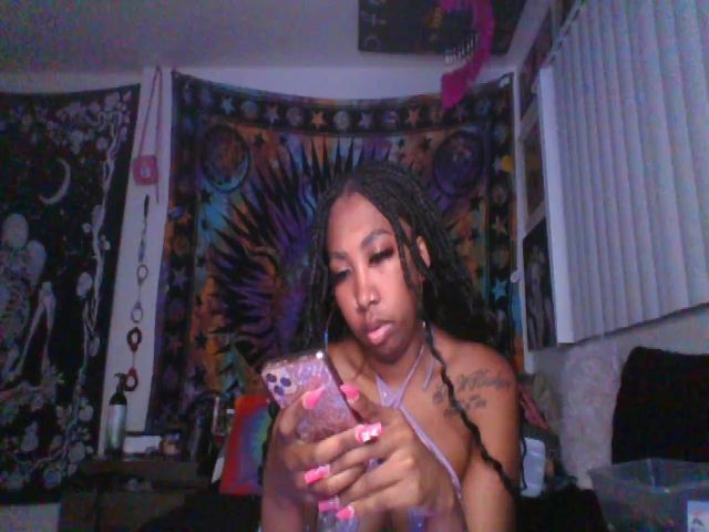 Live sex webcam photo for hennyhoneypot #257304652