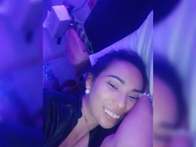 Live sex webcam photo for Supersex16 #247595225