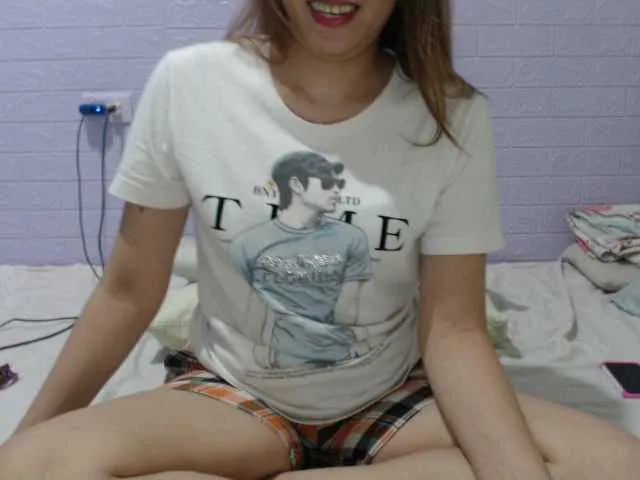 Live sex webcam photo for WildAsian143 #241435350