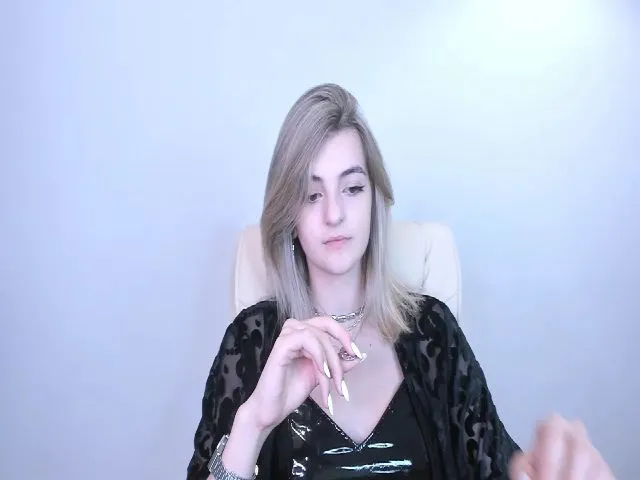 Live sex webcam photo for HelelGretta #252913655