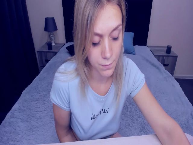 Live sex webcam photo for MeganKind #255011649