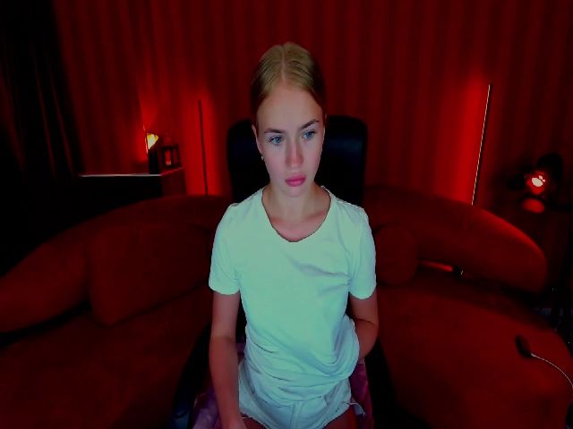 Live sex webcam photo for FreyaLewis #254425329