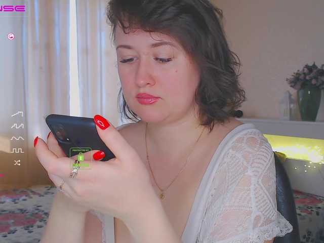 Live sex webcam photo for NewAnna #241770508