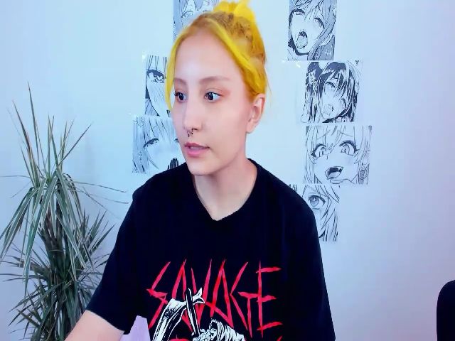 Live sex webcam photo for KarenIo #259209710