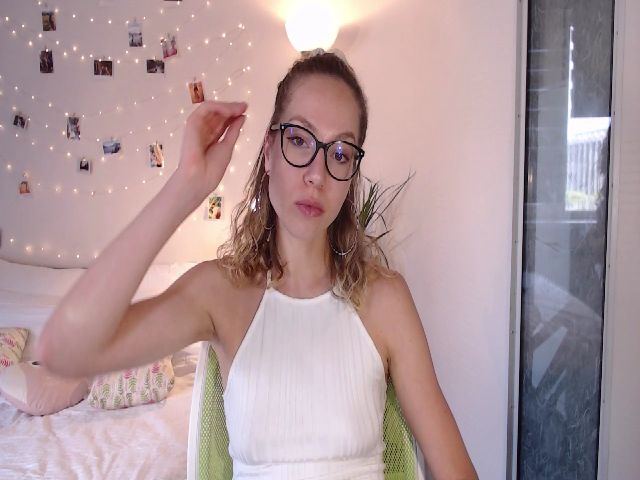 Live sex webcam photo for Nansyfox1 #264945443