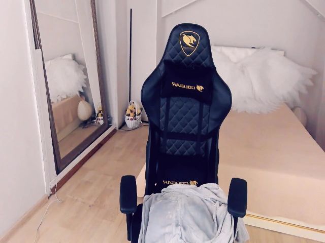 Live sex webcam photo for ArielAniston #261999455