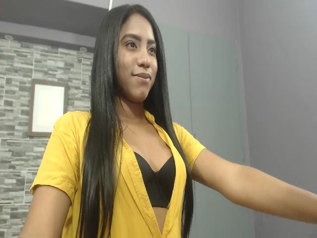 Live sex webcam photo for Saray22xx #253218834