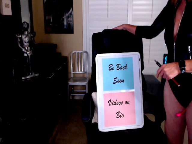 Live sex webcam photo for SummerKnightz #257942350