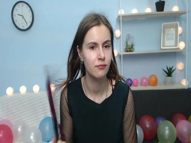 Live sex webcam photo for MollyTravis #254138390