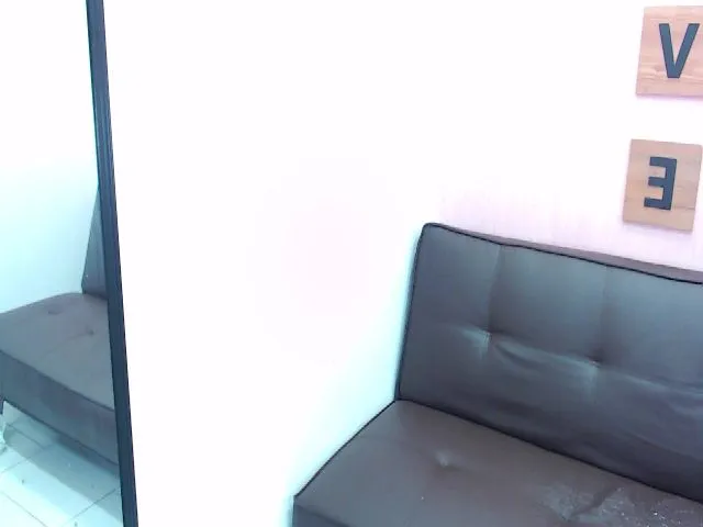 Live sex webcam photo for Inayabrownn #256222245