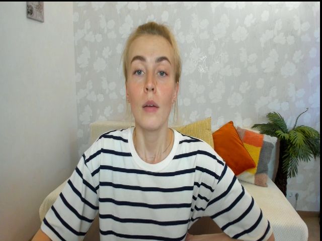 Live sex webcam photo for MissisRexa #253816159