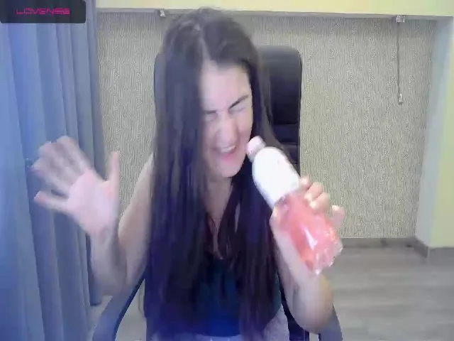 Live sex webcam photo for VictoriaFae #254450095