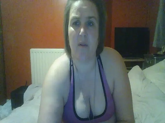 Live sex webcam photo for YUMMYMUMMY39 #254273541